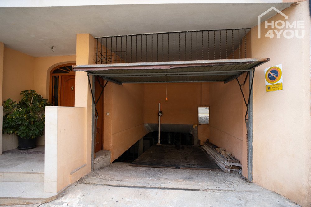 große Garage 