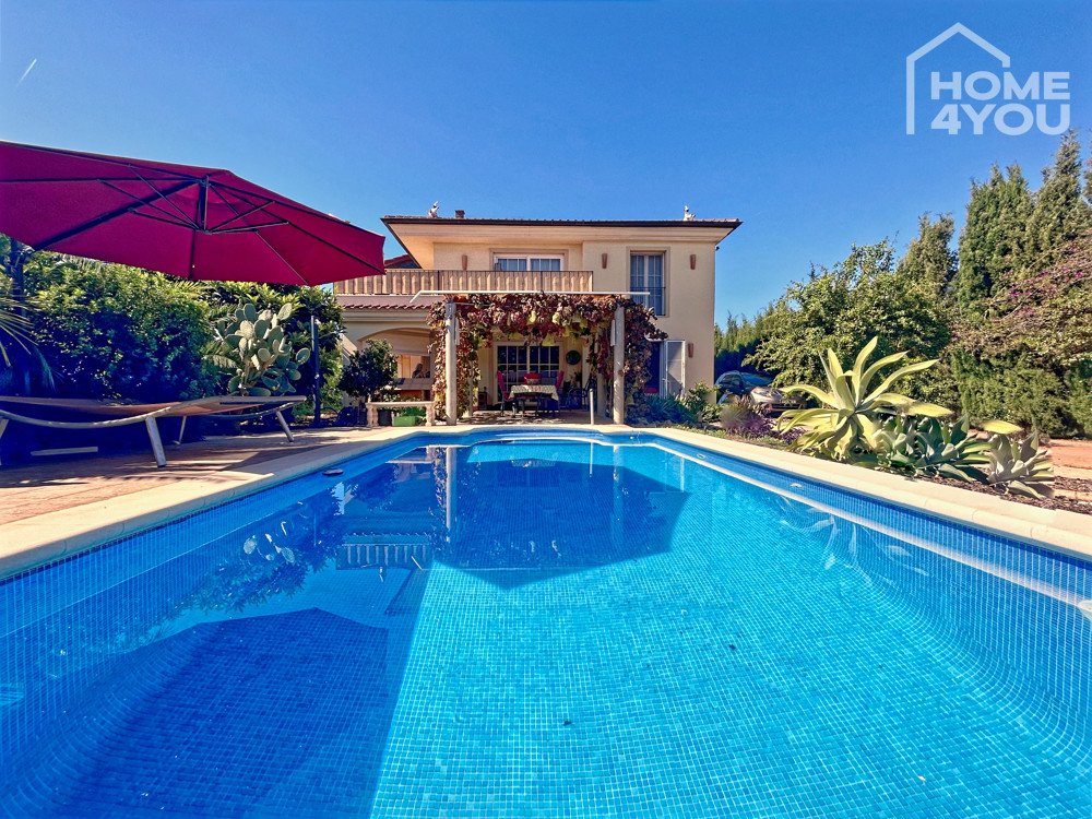 Villa mit Pool