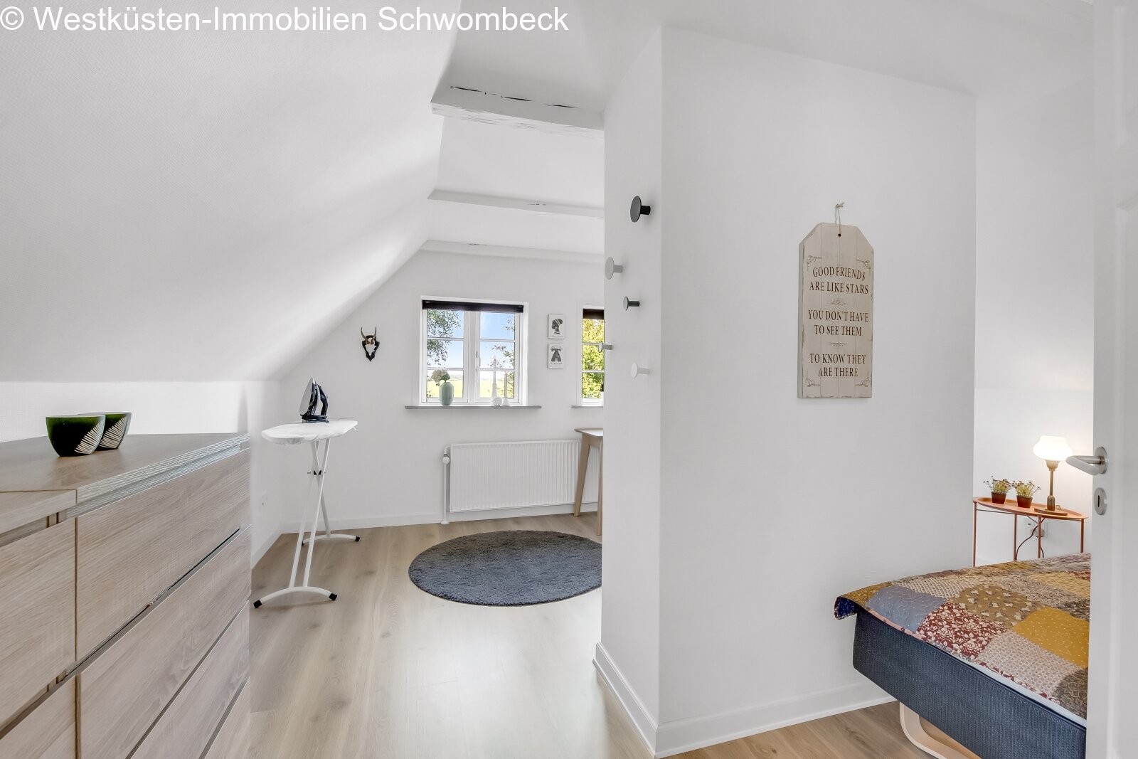 Schlafzimmer 1 DG