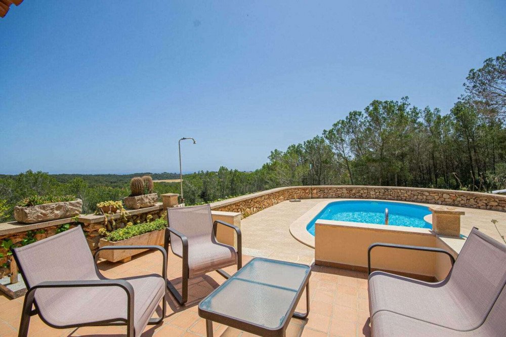 Die Pool Terrasse mit Meerblick auf Portocolom