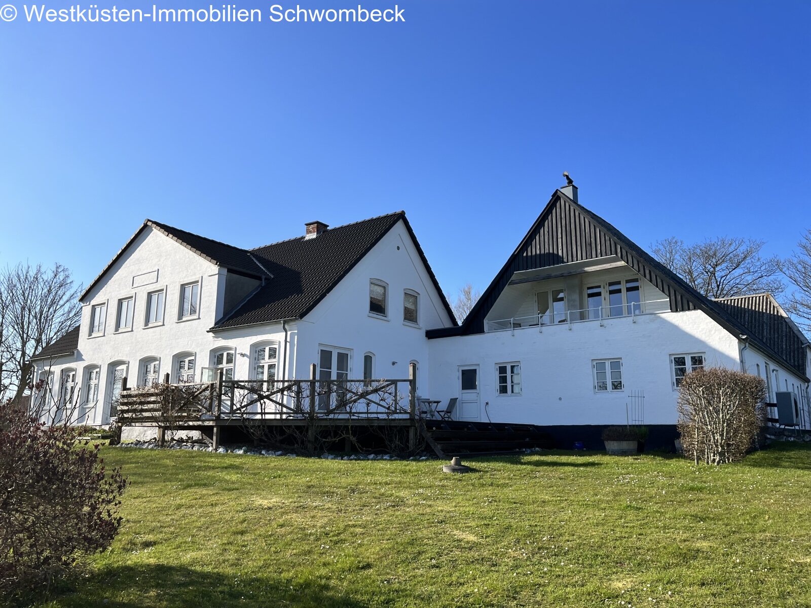 Schöner Resthof mit mehreren Wohneinheiten in zentraler Lage, mit Meerblick!! Schöner Resthof mit mehreren Wohneinheiten in zentraler Lage, mit Meerblick!!