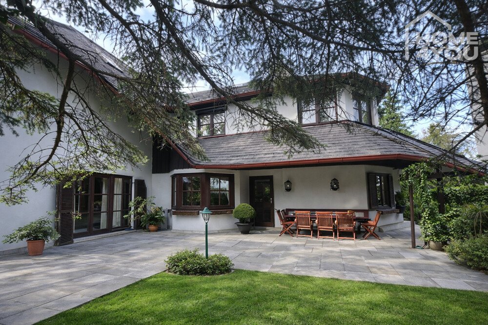 Villa in exklusiver Höhenlage, 360 qm, 9 Zi., 1.450 qm Garten&Grund mit Ausblick auf Wien, Sauna Villa in exklusiver Höhenlage, 360 qm, 9 Zi., 1.450 qm Garten&Grund mit Ausblick auf Wien, Sauna