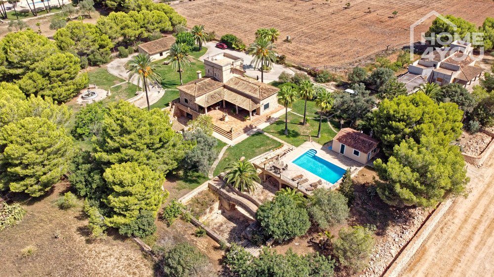 Exklusive Finca mit Vermietlizenz, 454m², Pool + Haus, 4 SZ, 4 Bäder, 7.200m², Brunnen, Terrasse, TG Exklusive Finca mit Vermietlizenz, 454m², Pool + Haus, 4 SZ, 4 Bäder, 7.200m², Brunnen, Terrasse, TG