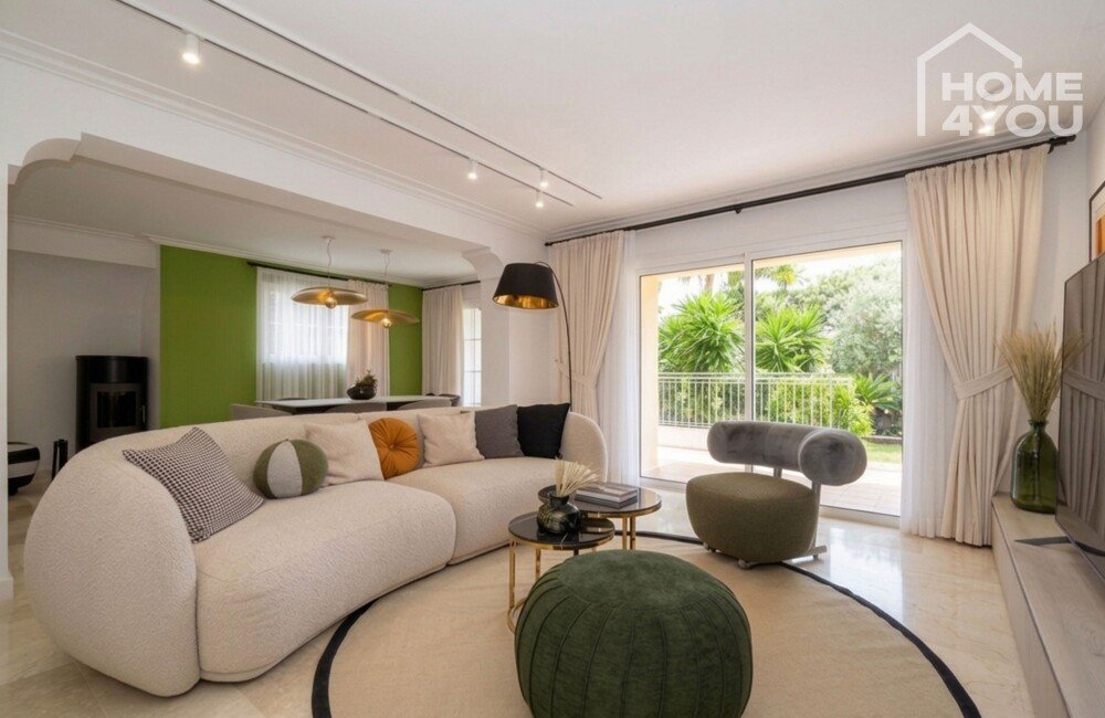 Modernes Stadthaus in Santa Ponsa, 198m², 3 SZ, 3 Bäder, Pool, Terrassen, Garten, Stellplatz, Klima Modernes Stadthaus in Santa Ponsa, 198m², 3 SZ, 3 Bäder, Pool, Terrassen, Garten, Stellplatz, Klima