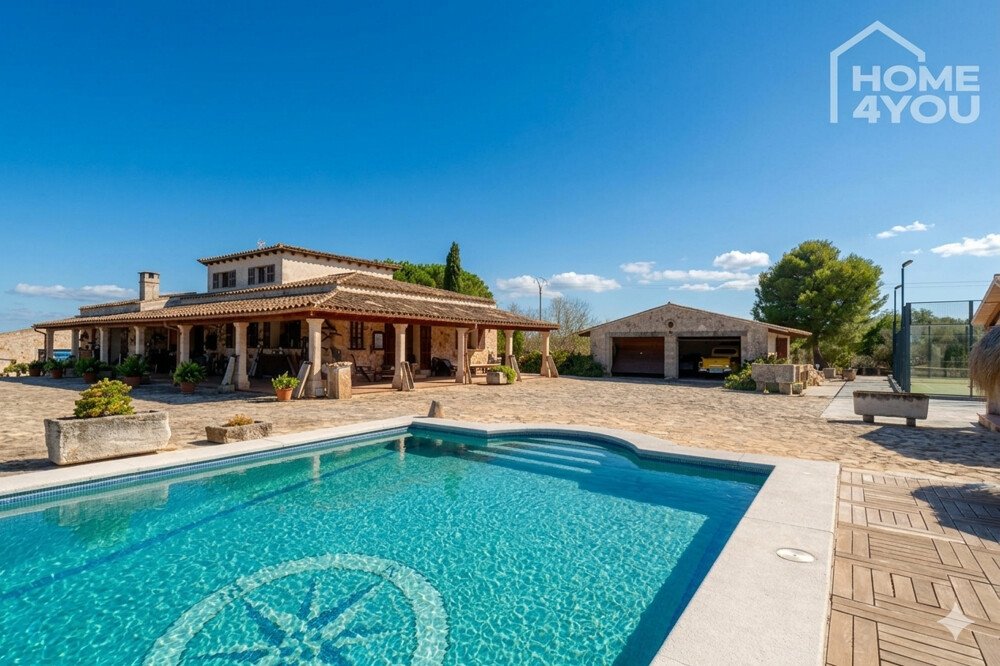Mediterrane Finca mit 8.970m² in Ruhelage mit Pádelplatz, 4 SZ, 4 Bäder, Wintergarten, Pool, Heizung Mediterrane Finca mit 8.970m² in Ruhelage mit Pádelplatz, 4 SZ, 4 Bäder, Wintergarten, Pool, Heizung